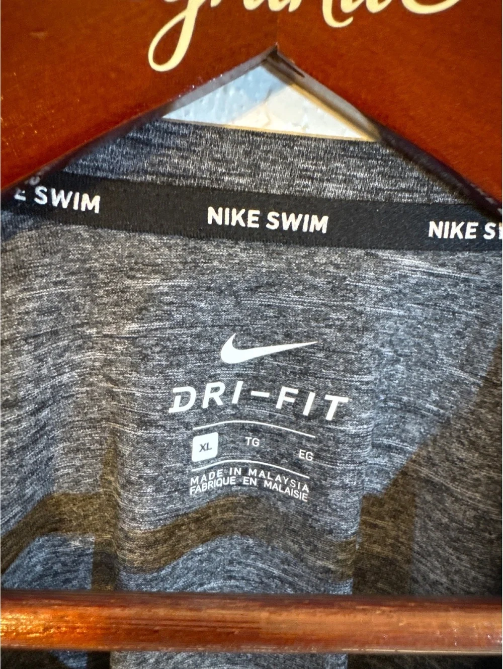 Nike Swim Dri-FIT UPF 40+ Men’s Gray Short Sleeve Shirt Size XL
